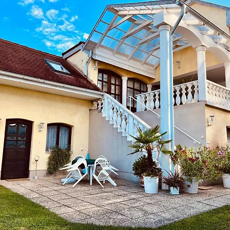 Horvath Apartaman Apartment